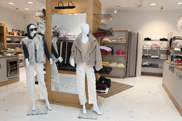 Bild 3 von U-SHE | Mode International