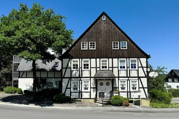Bild 1 von Dorfglück